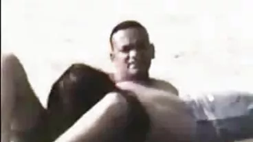 مشت زنی کے ساتھ دھماکے کی آواز خوبصورت Kriss آر