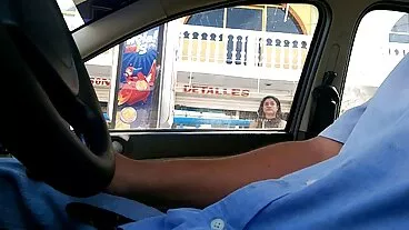 دنیا بھر کےٹینڈرز اور ہینڈل کے ساتھ پرجوش لی EV