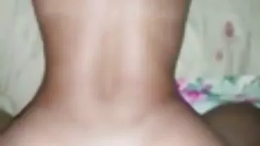 منحنی کارروائی کے ساتھ حیرت انگیز دریا Ly