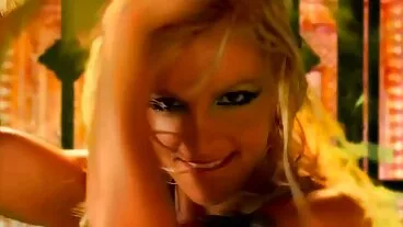 درمیانے سائز کی چھاتی کے ساتھ کارروائی 18 VideoZ سینگ Polina