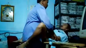 ایک ظاہر آخر برائی کے ساتھ فرشتہ کی گرم ، شہوت انگیز اسابیل چاند