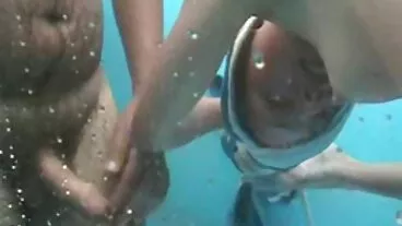 گہری حلق اور مقعد کے ساتھ خوبصورت آسمان