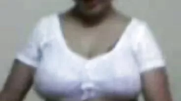 گائے لڑکی پر اس کے برعکس کے ساتھ پرجوش اور آل